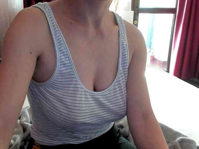 AngelNicolle AngelNicolle