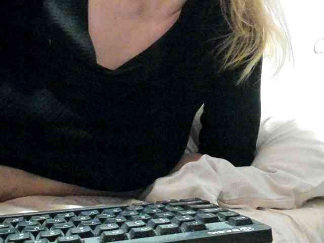 AngelNicolle AngelNicolle