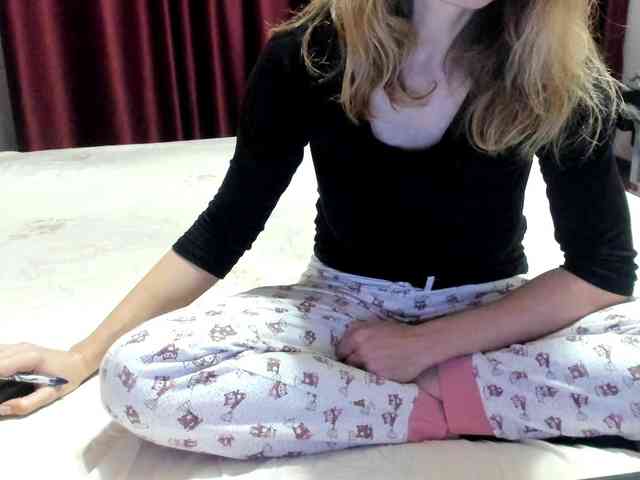 AngelNicolle AngelNicolle