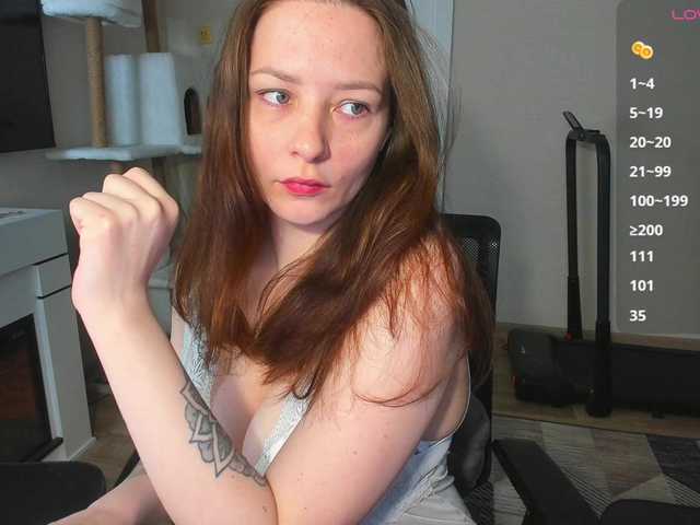 Draeneya's BongaCams show and profile