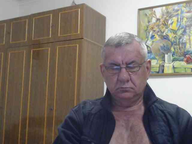 machomale3 Live Webcam on BongaCams