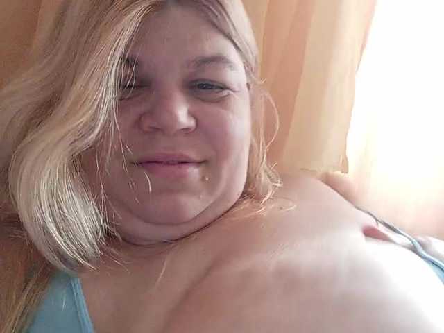 le modèle buniaya123 est en webcam porno dans un show sur le site bongacams, il possède les tags suivants: White/Caucasian,Blonde,Hairy