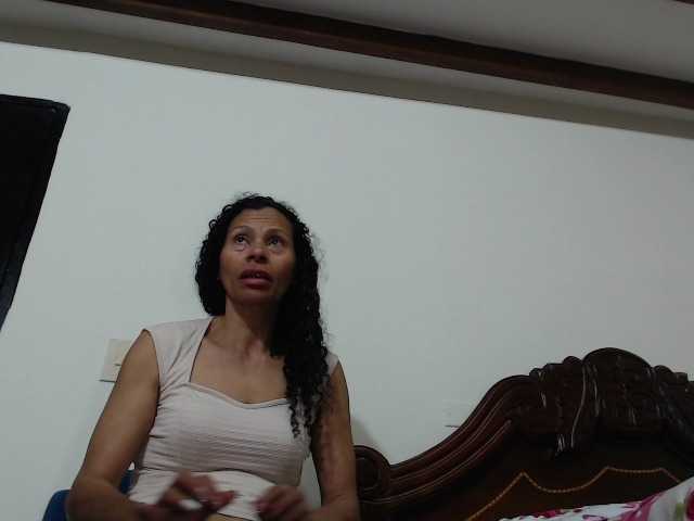 matturejuicy webcam bongacams model stream image