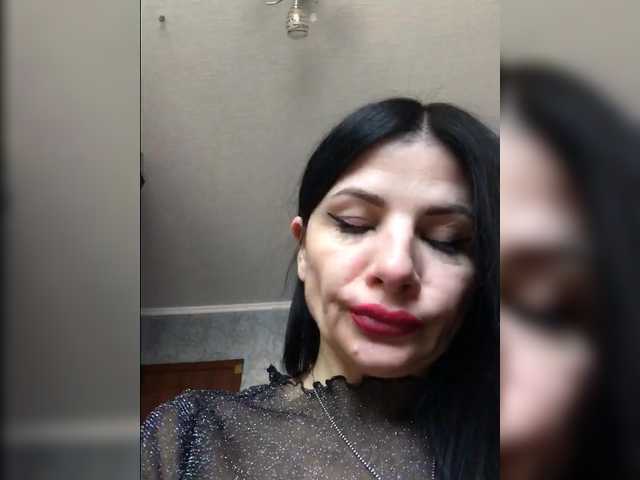Afinakaroli83's BongaCams show and profile