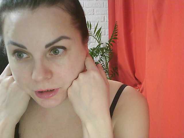 YesBabyYes's BongaCams show and profile