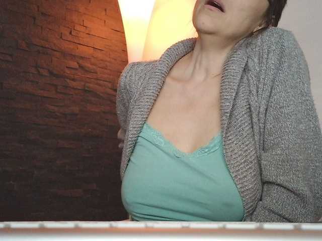 sultriness's BongaCams show and profile