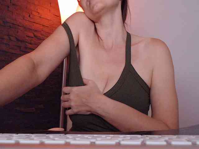 MsSultry webcam