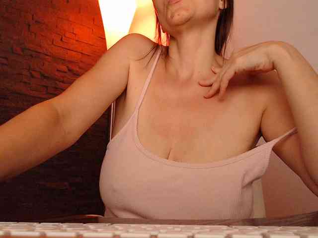 MsSultry webcam