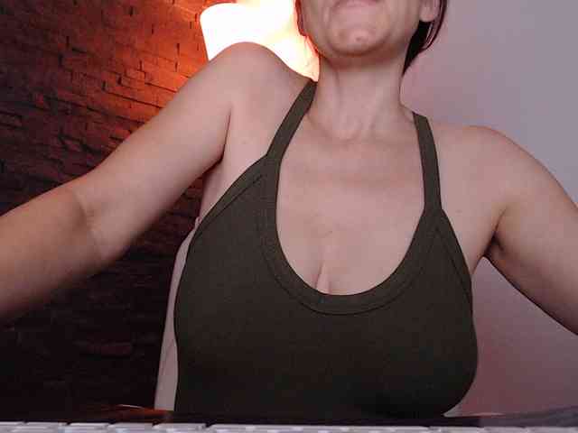 MsSultry webcam