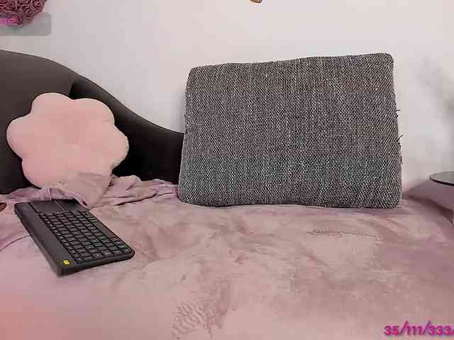 VanessaFox__ webcam