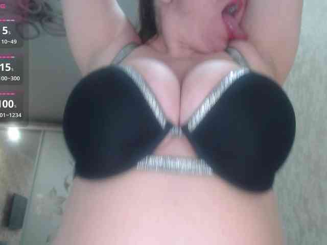 Spinners Live Webcam on BongaCams