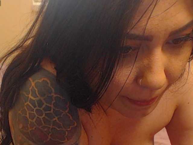 EdenaVega's BongaCams show and profile