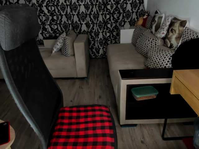 Charlotte4u's BongaCams show and profile