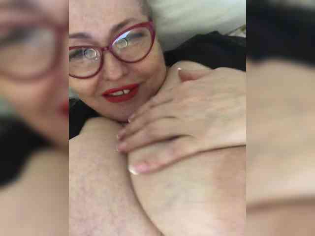 luxuriousGoddess webcam