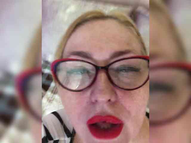 luxuriousGoddess webcam