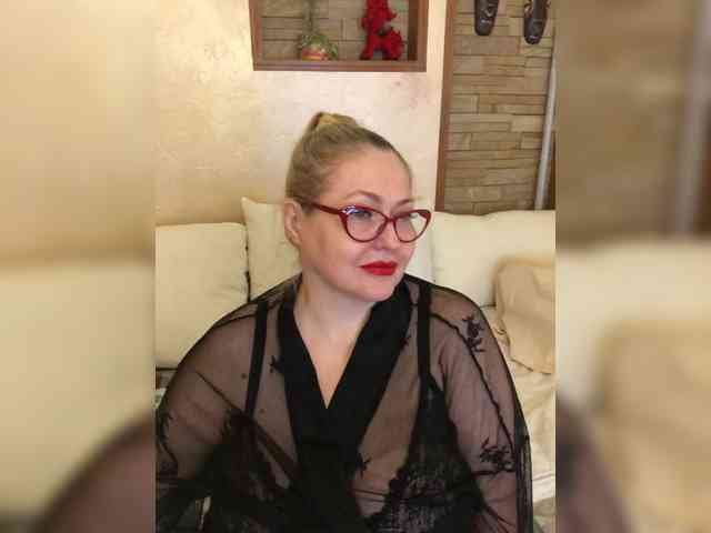 luxuriousGoddess webcam