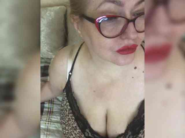 luxuriousGoddess webcam