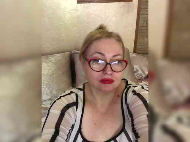 luxuriousGoddess webcam