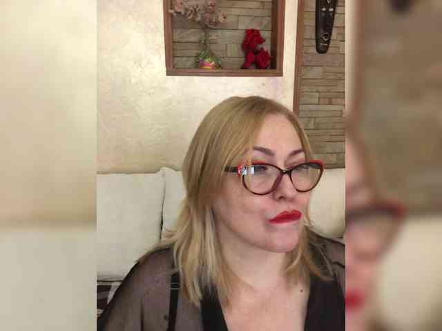 luxuriousGoddess webcam