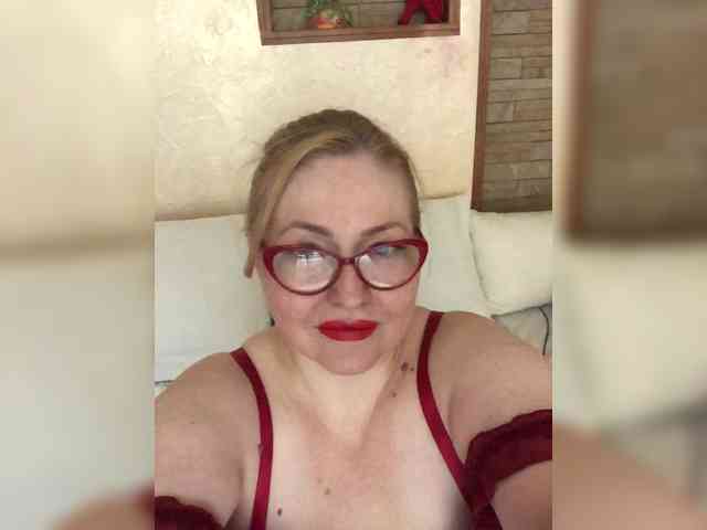 luxuriousGoddess webcam