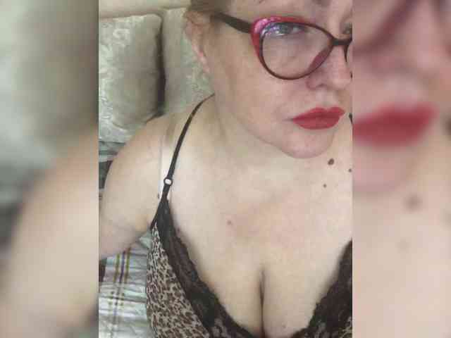 luxuriousGoddess webcam