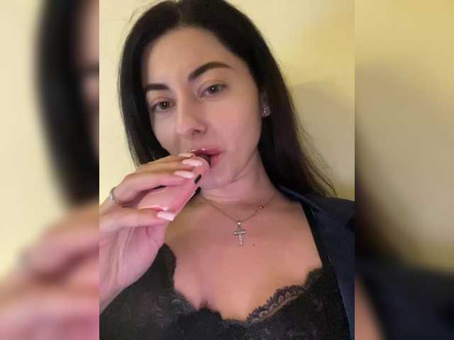 annasexyyy's BongaCams show and profile