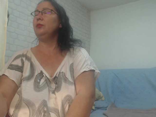 emmasquirt69 webcam bongacams model stream image