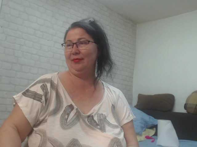 emmasquirt69's BongaCams show and profile
