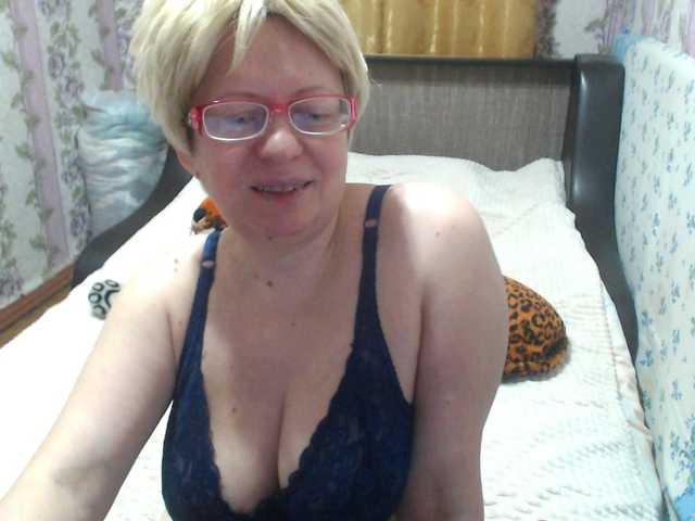 CrazzyBitch's BongaCams show and profile