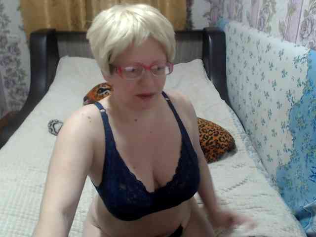 CrazzyBitch Live Webcam on BongaCams