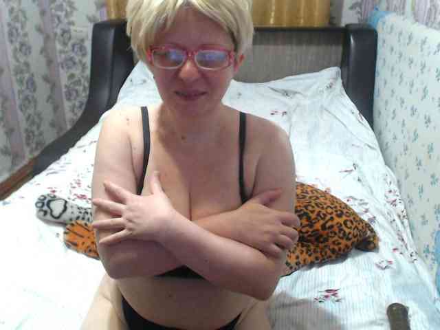 CrazzyBitch Live Webcam on BongaCams