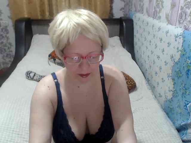 CrazzyBitch Live Webcam on BongaCams