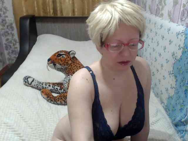 CrazzyBitch Live Webcam on BongaCams