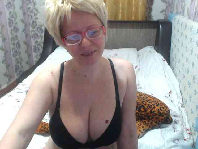 CrazzyBitch Live Webcam on BongaCams