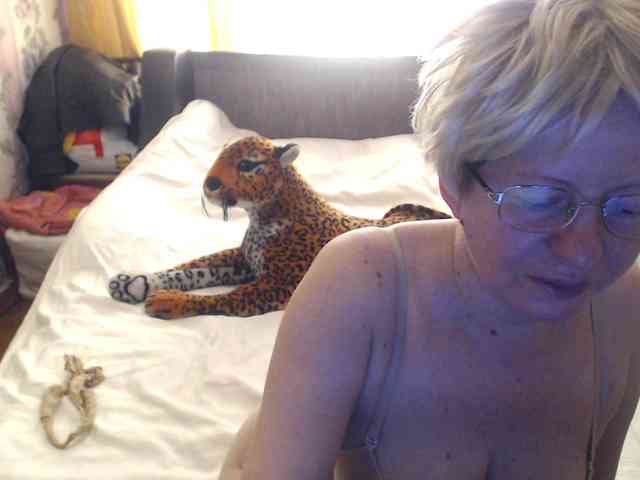 CrazzyBitch webcam