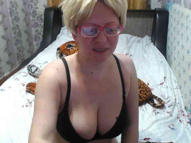 CrazzyBitch webcam