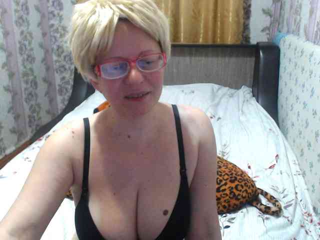CrazzyBitch webcam