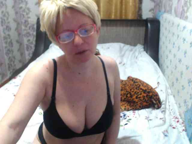 CrazzyBitch webcam