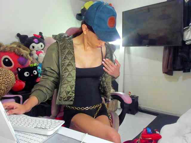 HannahTight Live Webcam on BongaCams