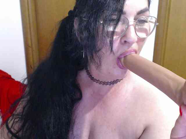 JullieMilf webcam