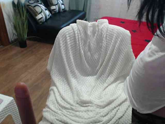 JullieMilf webcam