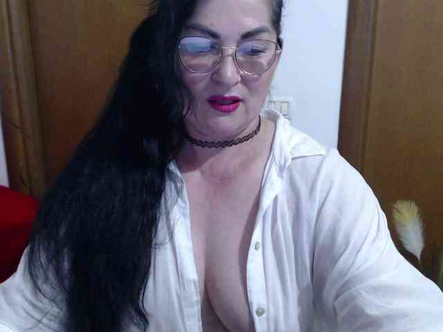 JullieMilf webcam
