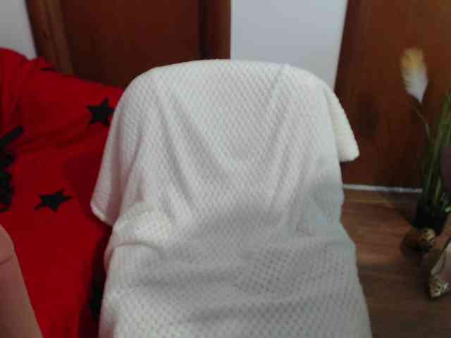 JullieMilf webcam