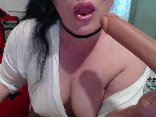 JullieMilf webcam