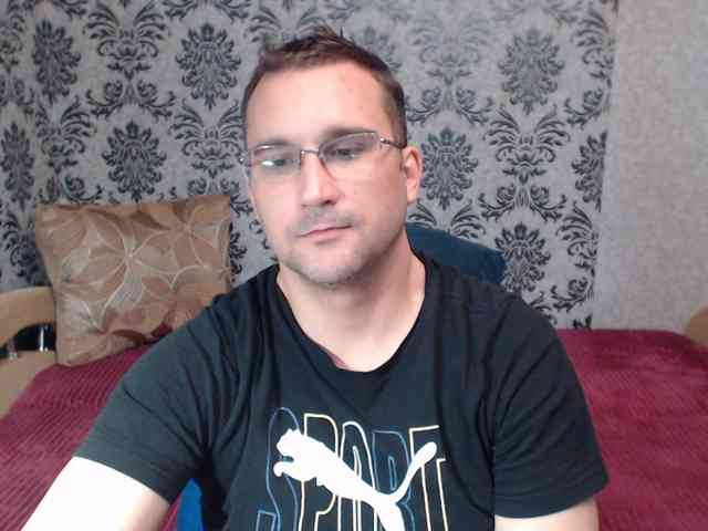 Aleksandr-- Live Webcam on BongaCams