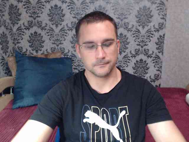 Aleksandr-- Live Webcam on BongaCams