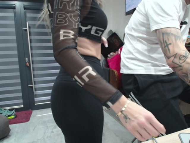 tattoo-couple live show