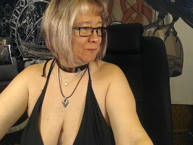 90dTitten webcam