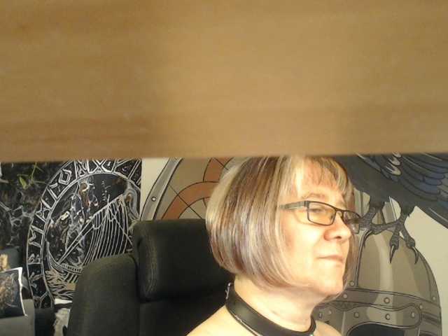 90dTitten's BongaCams show and profile