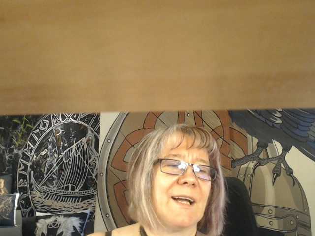 90dTitten's BongaCams show and profile